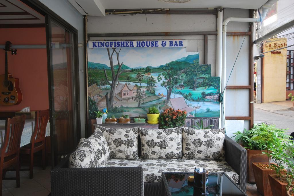 Kingfisher House & Bar Паттайя Экстерьер фото
